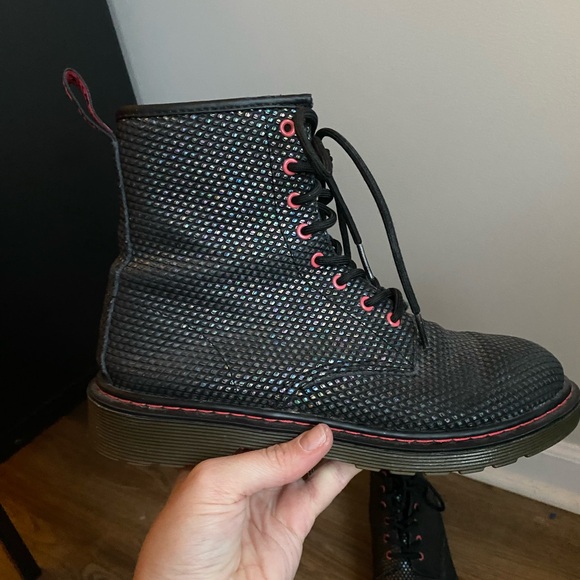 Dr Martens Delaney Black Metallic Rainbow 8-Eye Side Zip Boots-Size 5M - Picture 5 of 11